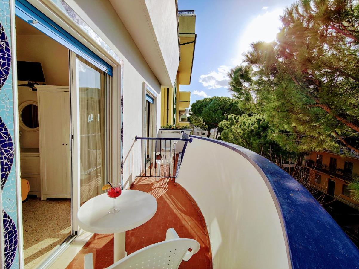 Hotel Adria B&B - Colazione Fino Alle 12 Misano Adriatico Exterior photo