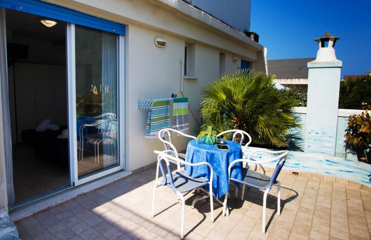 Hotel Adria B&B - Colazione Fino Alle 12 Misano Adriatico Exterior photo
